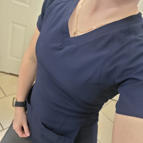 Medcouture navy scrub top women's XS - Picture 3 of 5